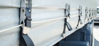 Lona irristagarriak eta kamioietako toldoa finkatzea